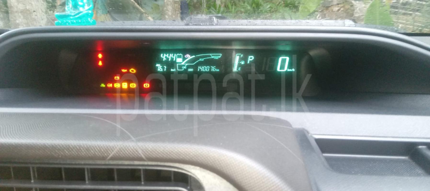 Toyota Aqua 2012 - பயன்படுத்தப்பட்டது கார் sale in Sri Lanka - patpat.lk