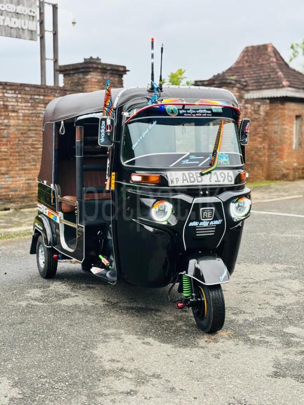 Bajaj Three Wheel 2015 - Used Three wheeler sale in Sri Lanka - patpat.lk