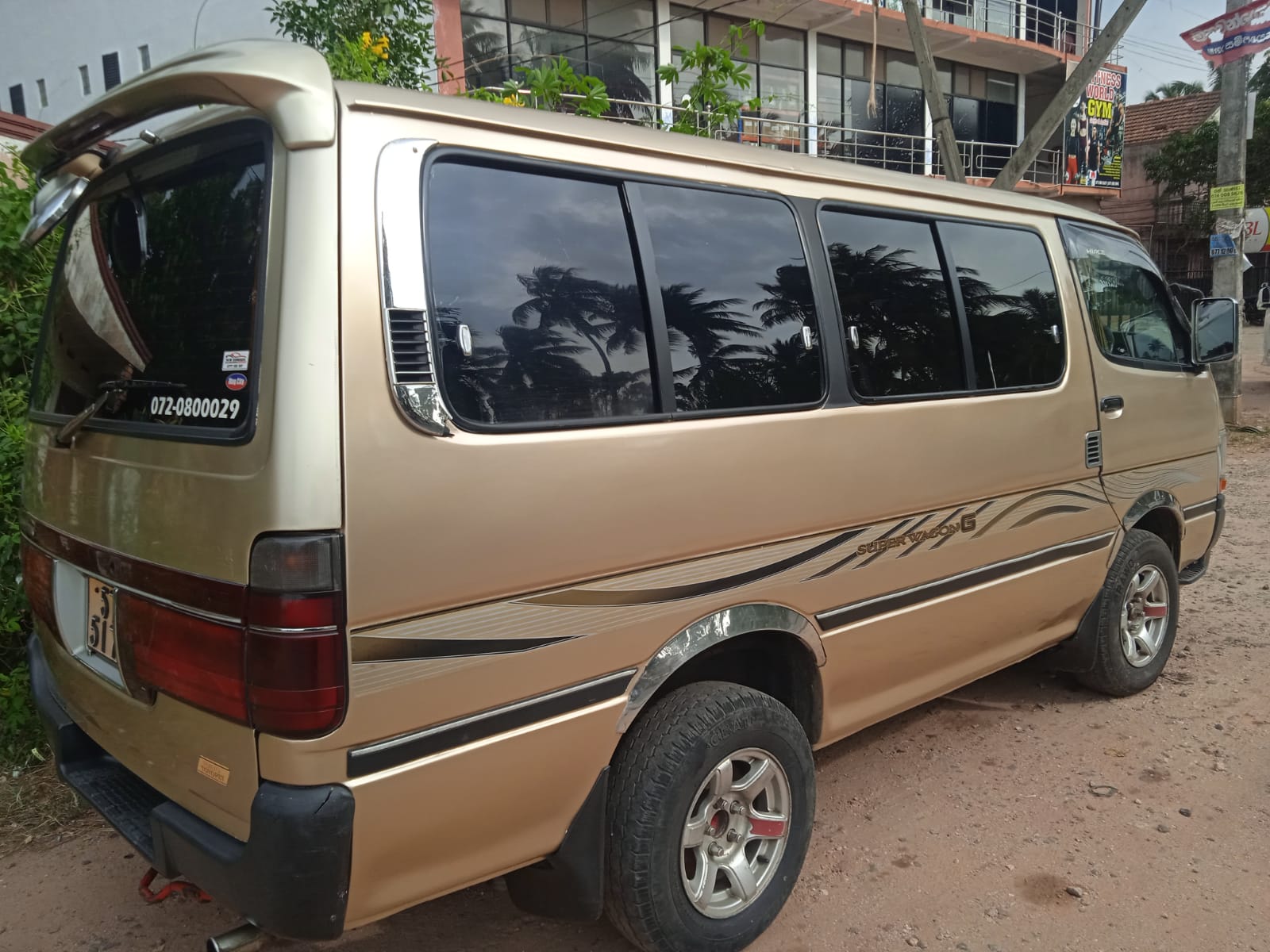 Toyota Hiace 2008 - භාවිතා කරන ලද වෑන් රථය sale in Sri Lanka - patpat.lk