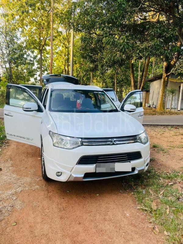 Mitsubishi Outlander 2013 - Used SUV sale in Sri Lanka - patpat.lk