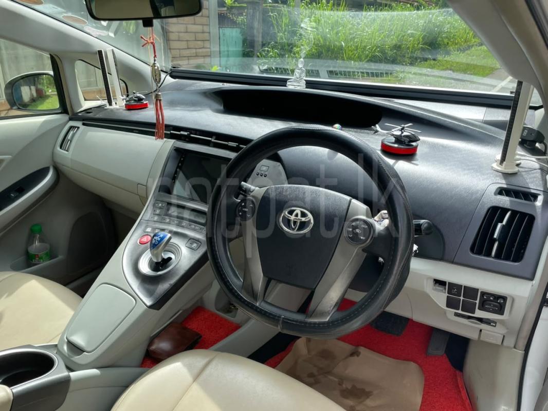 Toyota PRIUS S TOURUING 2014 - பயன்படுத்தப்பட்டது கார் sale in Sri Lanka - patpat.lk