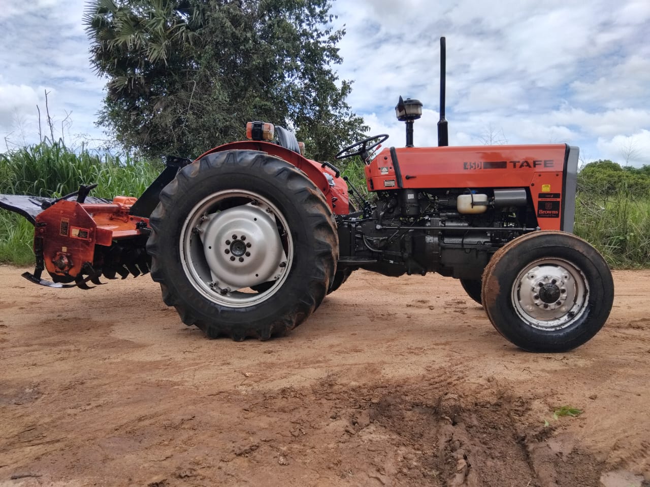 TAFE Tractor 2015 - பயன்படுத்தப்பட்டது நிலம் sale in Sri Lanka - patpat.lk
