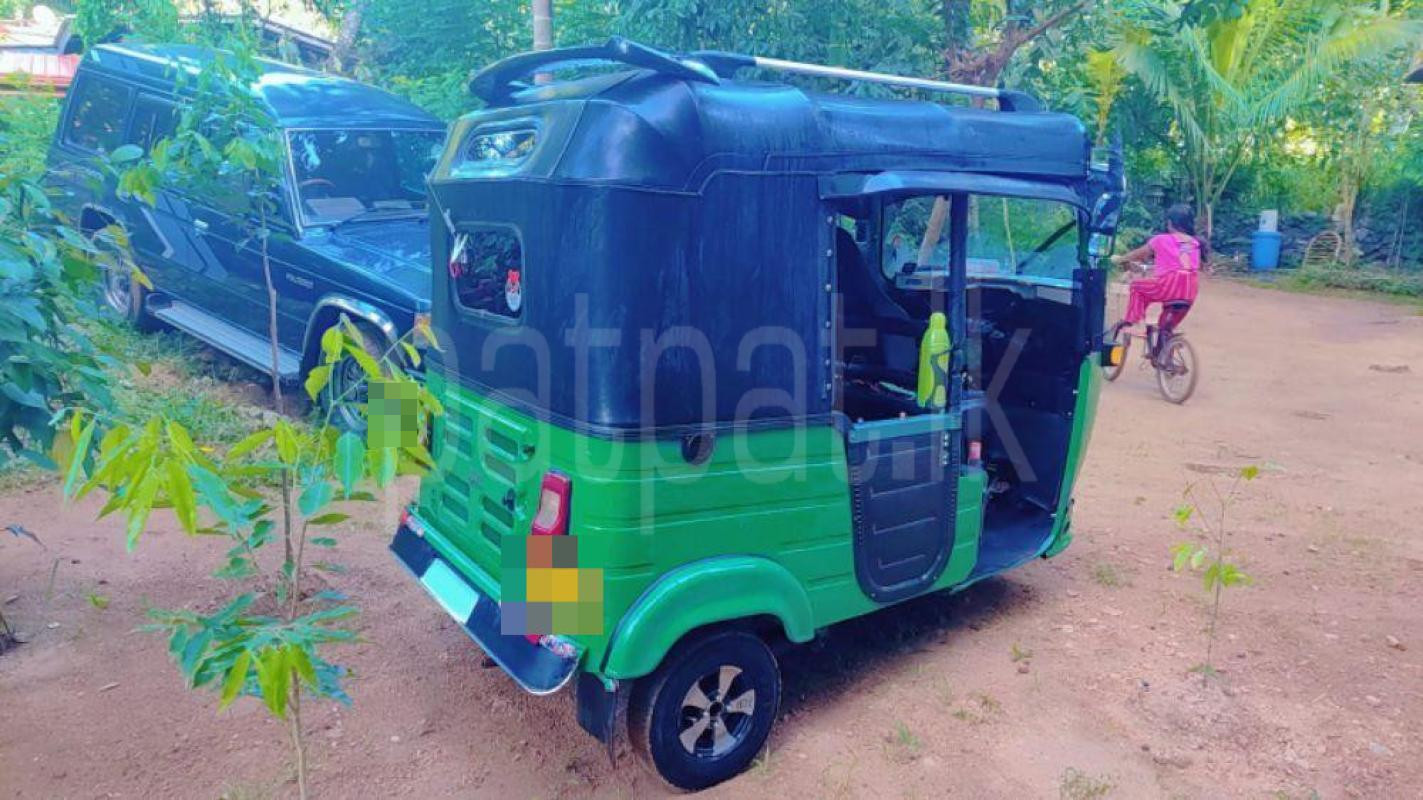 Bajaj Three Wheel 2006 - பயன்படுத்தப்பட்டது முச்சக்கர வண்டி sale in Sri Lanka - patpat.lk