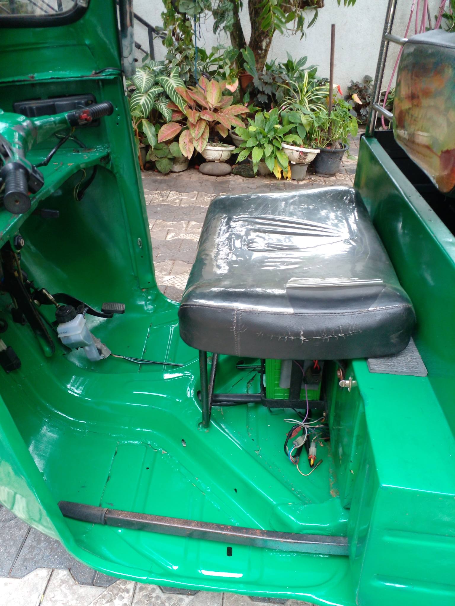 Bajaj Three Wheel 2000 - பயன்படுத்தப்பட்டது முச்சக்கர வண்டி sale in Sri Lanka - patpat.lk