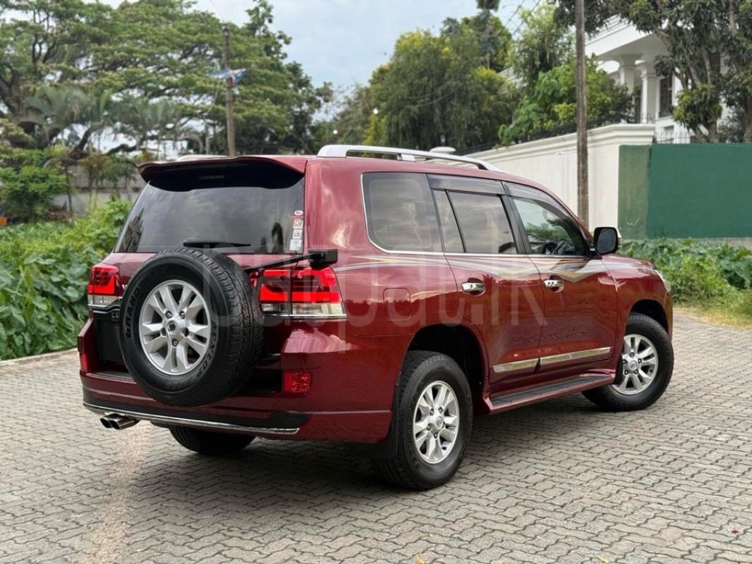 Advertisement image 6