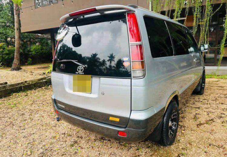 Toyota NOHA 2002 - பயன்படுத்தப்பட்டது வேன் sale in Sri Lanka - patpat.lk
