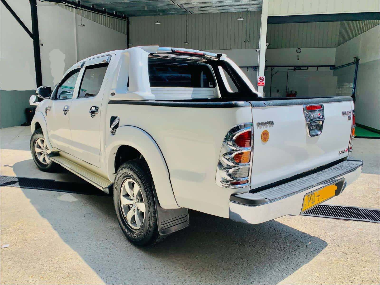 Toyota Hilux 2006 - Used Pick-up  sale in Sri Lanka - patpat.lk