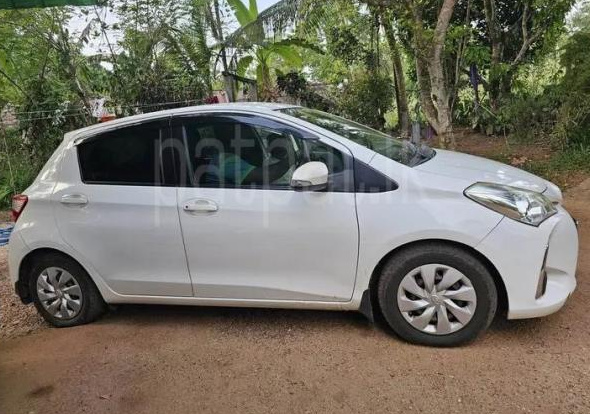 Toyota Vitz 2017 - பயன்படுத்தப்பட்டது கார் sale in Sri Lanka - patpat.lk