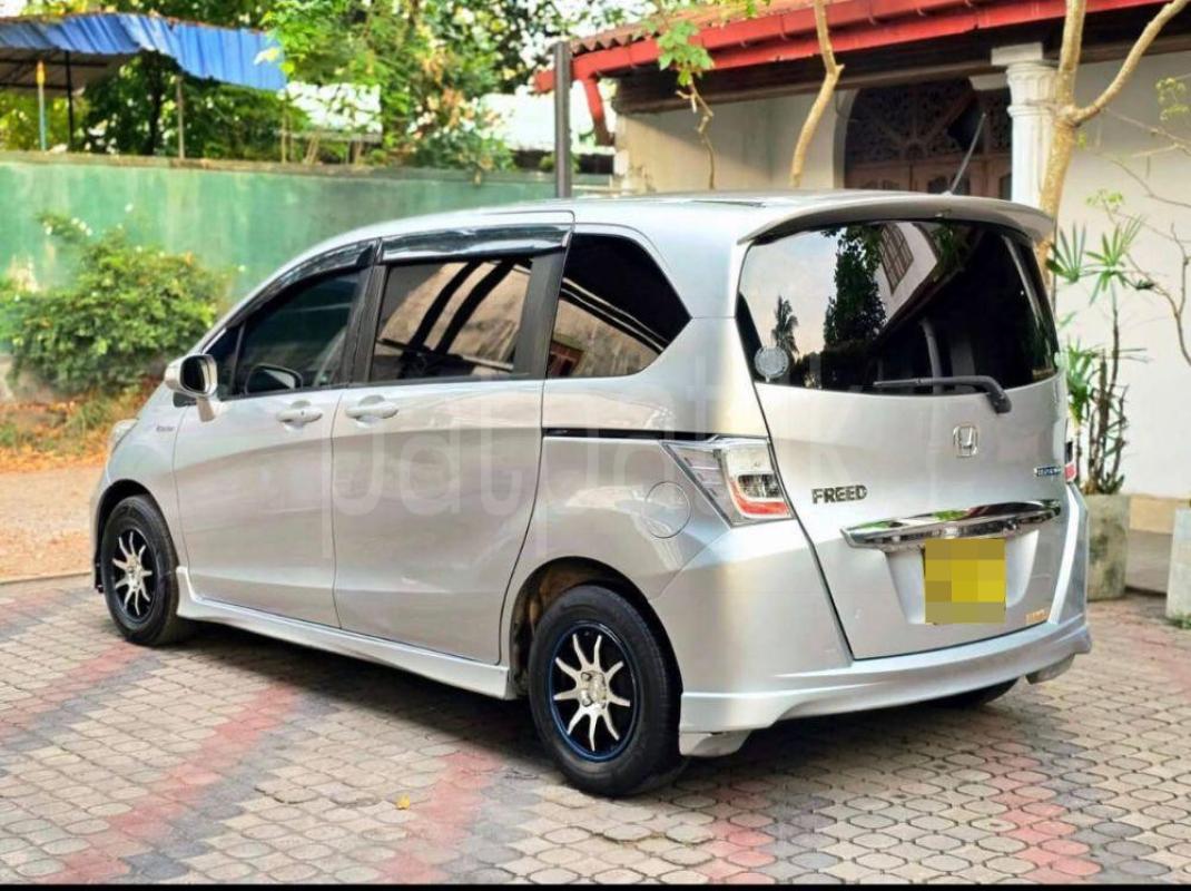 Advertisement image 3