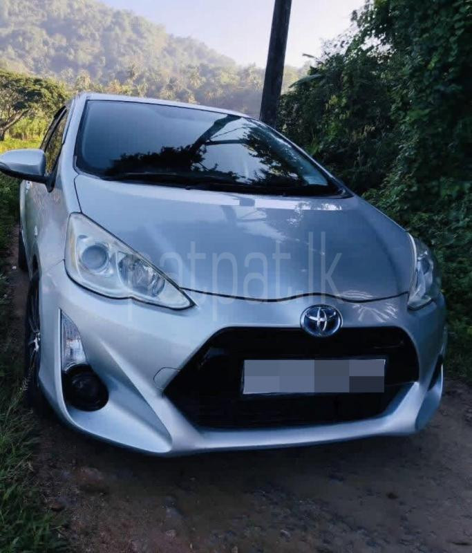 Toyota Aqua 2015 - பயன்படுத்தப்பட்டது கார் sale in Sri Lanka - patpat.lk