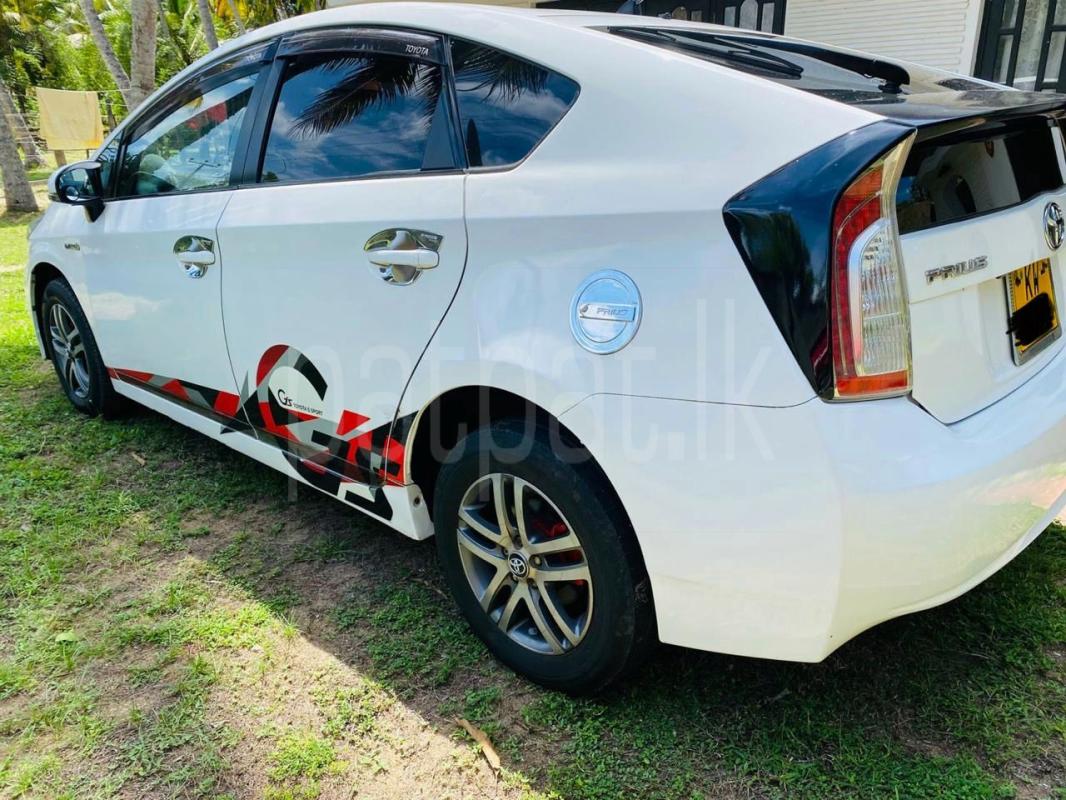Toyota Prius 2012 - Used Car sale in Sri Lanka - patpat.lk