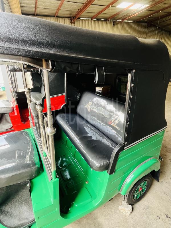 Bajaj 4 stroke 2011 - மறுசீரமைக்கப்பட்டது முச்சக்கர வண்டி sale in Sri Lanka - patpat.lk