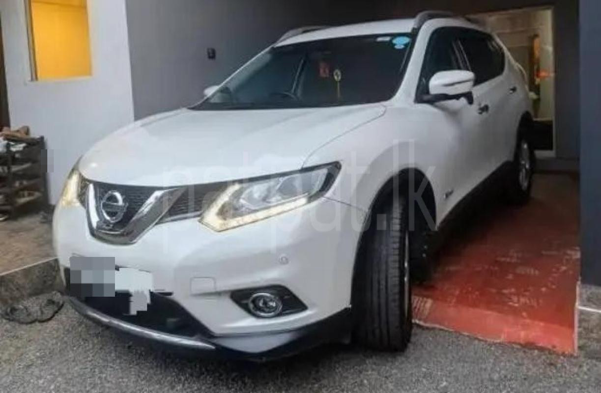 Nissan X Trail 2015 - பயன்படுத்தப்பட்டது SUV sale in Sri Lanka - patpat.lk