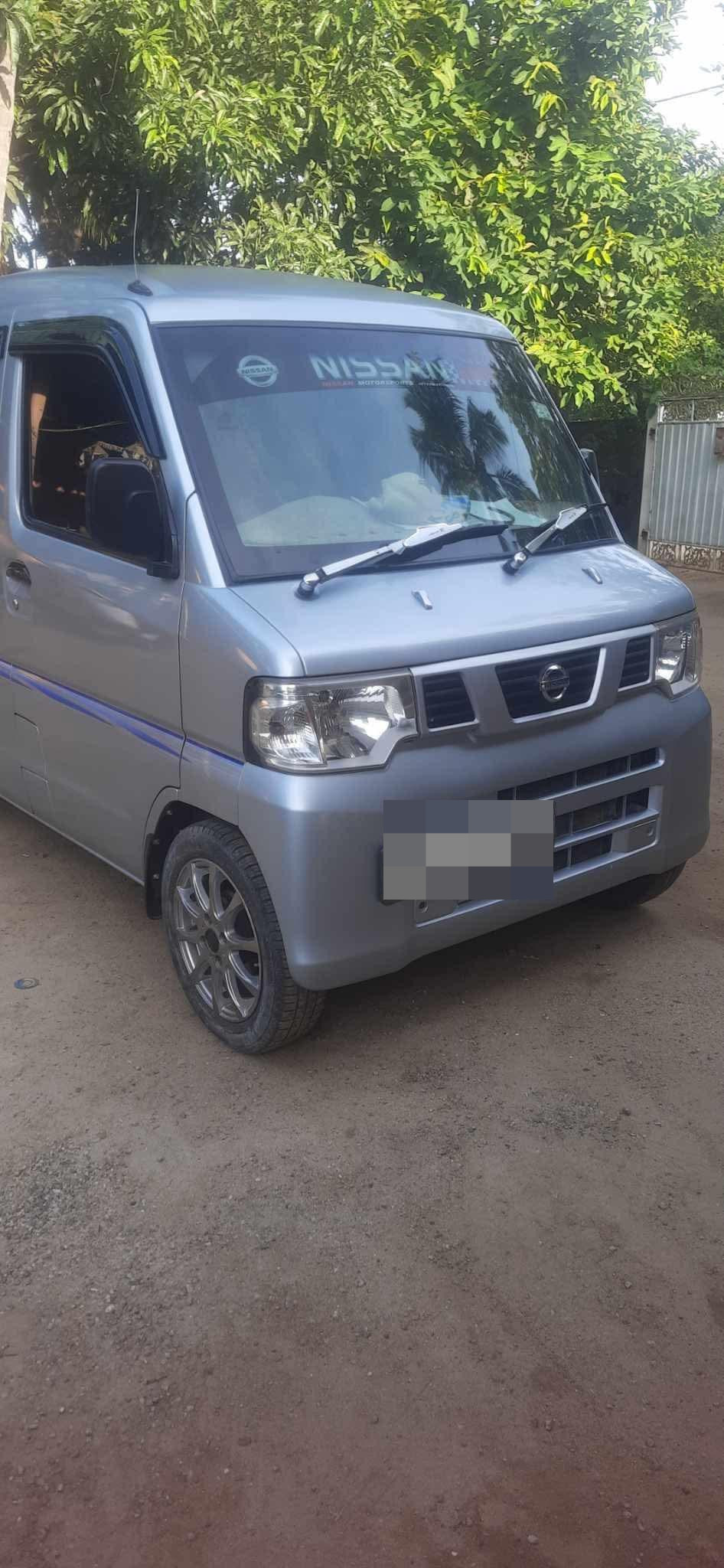 Nissan NV100 2013 - Used Van sale in Sri Lanka - patpat.lk