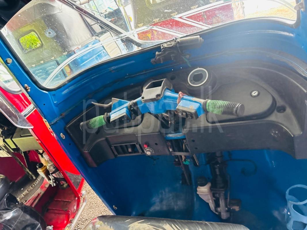 Bajaj Three Wheel 2011 - பயன்படுத்தப்பட்டது முச்சக்கர வண்டி sale in Sri Lanka - patpat.lk