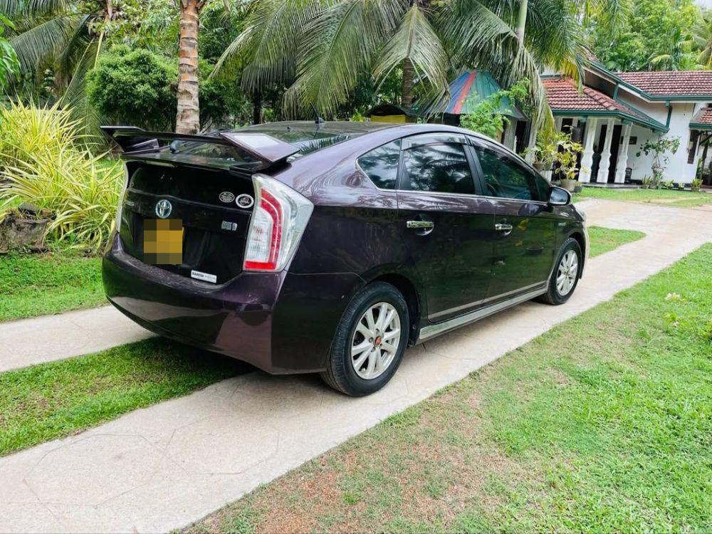 Toyota Prius 2014 - Reconditioned Car sale in Sri Lanka - patpat.lk