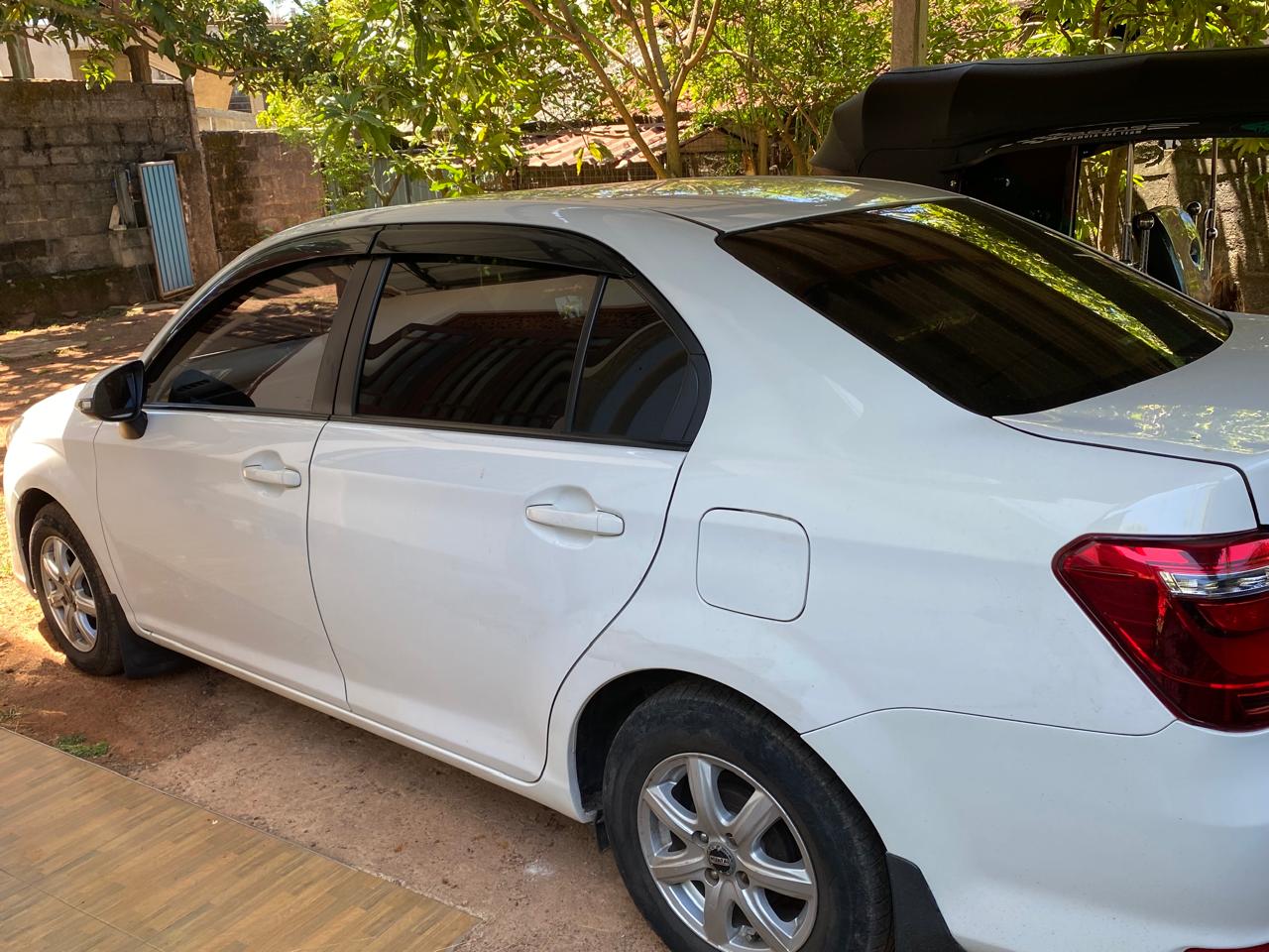 Toyota Axio 2017 - பயன்படுத்தப்பட்டது கார் sale in Sri Lanka - patpat.lk