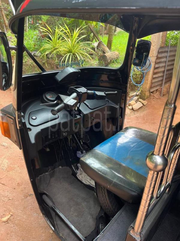 Bajaj Three Wheel 2016 - பயன்படுத்தப்பட்டது முச்சக்கர வண்டி sale in Sri Lanka - patpat.lk