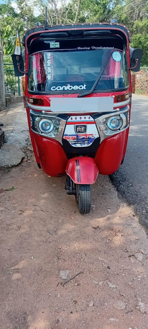 Bajaj Three Wheel 2015 - භාවිතා කරන ලද ත්‍රිරෝද රථය sale in Sri Lanka - patpat.lk