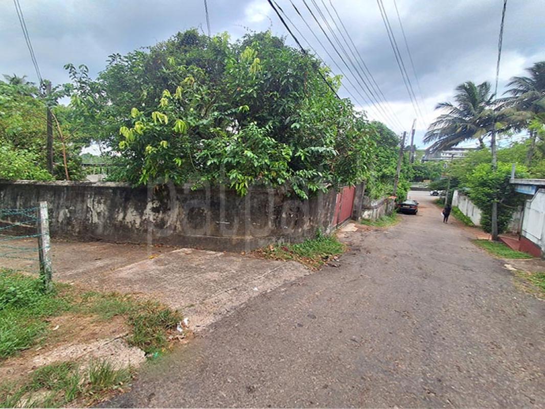 Commercial Land for Sale in Kadawatha