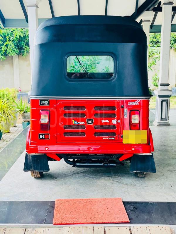 Bajaj Three Wheel 2018 - பயன்படுத்தப்பட்டது முச்சக்கர வண்டி sale in Sri Lanka - patpat.lk