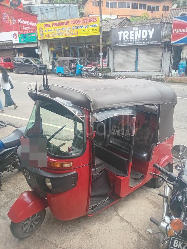 Bajaj Three Wheel 2015 - භාවිතා කරන ලද ත්‍රිරෝද රථය sale in Sri Lanka - patpat.lk