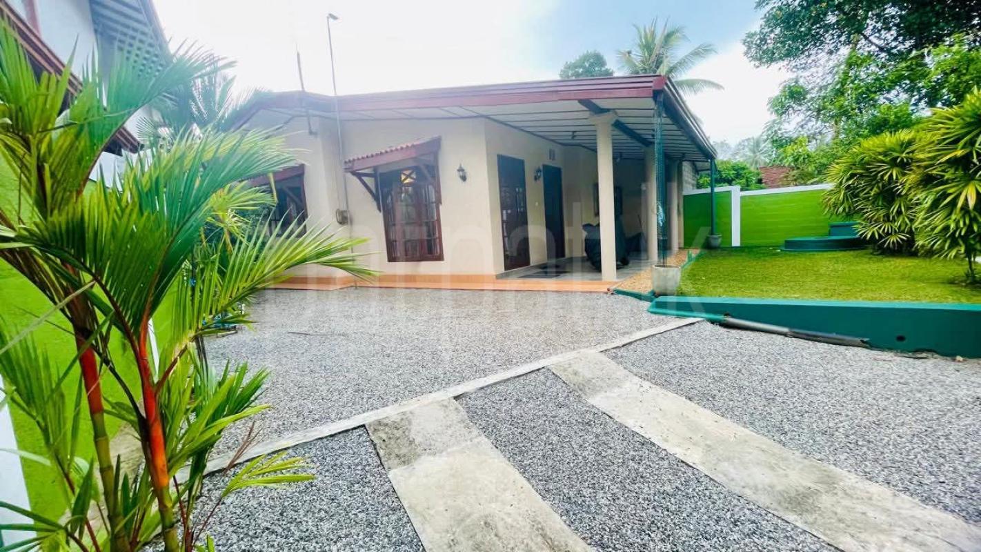 House for Sale in Athurugiriya