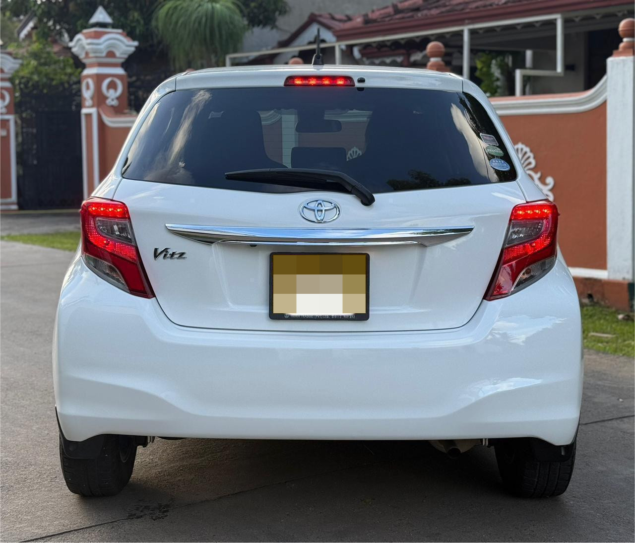 Toyota Vitz 2016 - பயன்படுத்தப்பட்டது கார் sale in Sri Lanka - patpat.lk