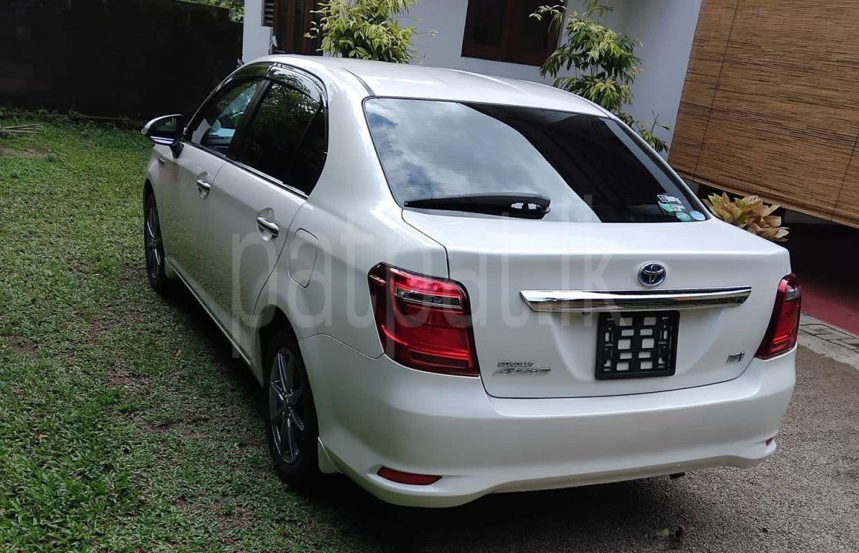 Toyota Axio 2015 - பயன்படுத்தப்பட்டது கார் sale in Sri Lanka - patpat.lk