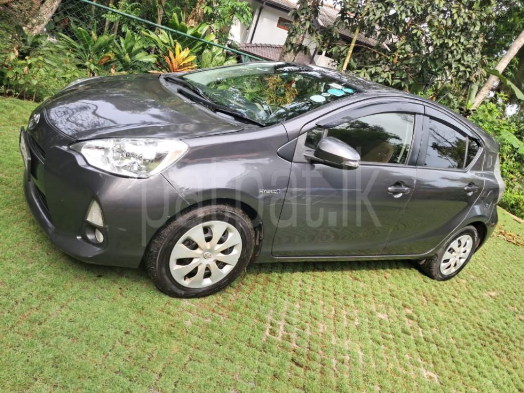 Toyota Aqua 2013 - பயன்படுத்தப்பட்டது கார் sale in Sri Lanka - patpat.lk