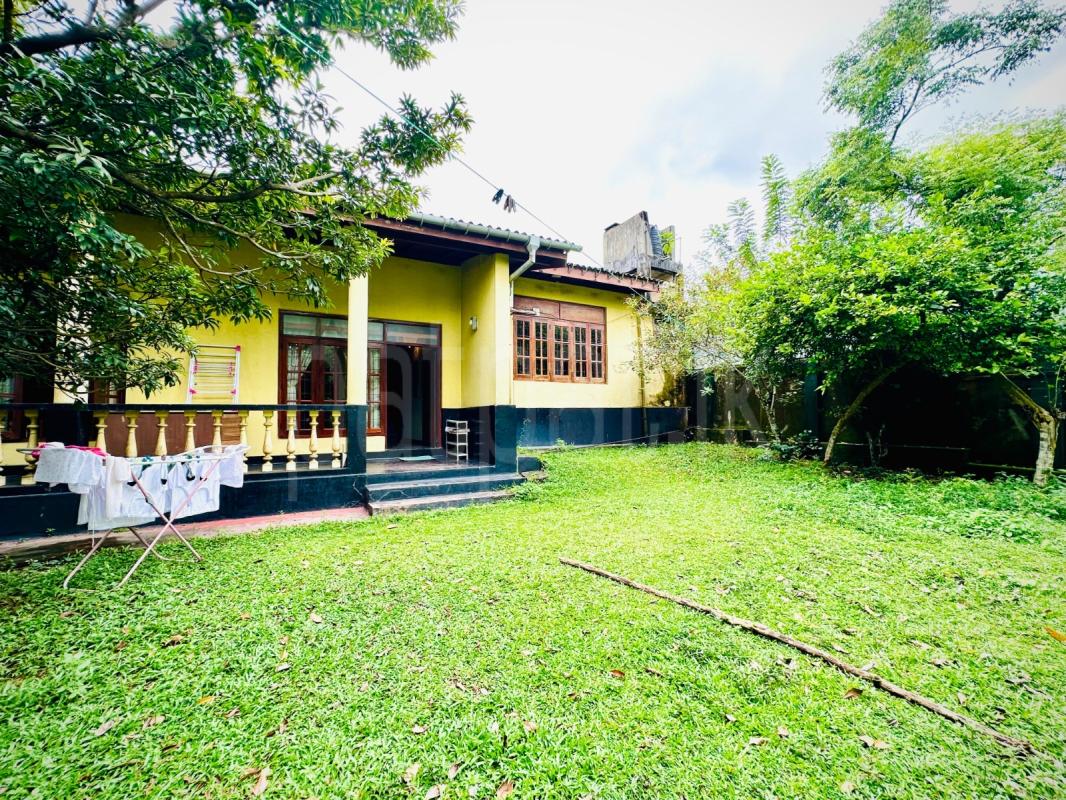 House for Sale in Talawatugoda