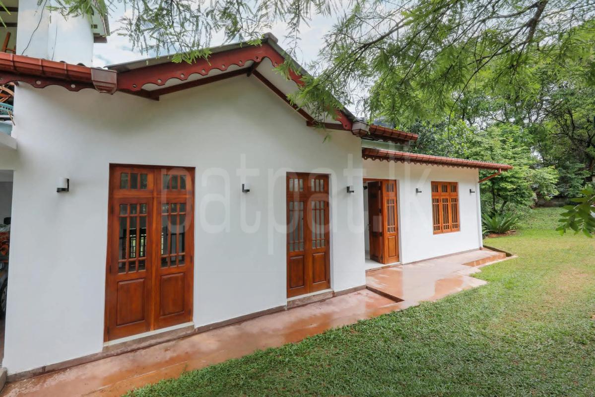 House for Sale in Asgiriya