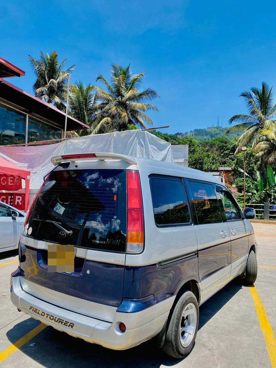 Toyota Noah 2000 - Used Van sale in Sri Lanka - patpat.lk