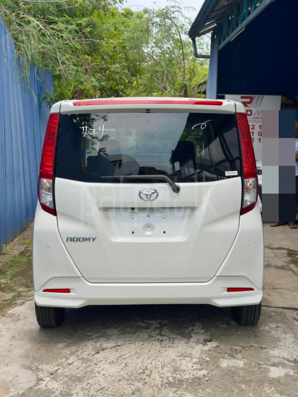 Toyota Roomy 2023 - නැවත සකස් කල වෑන් රථය sale in Sri Lanka - patpat.lk