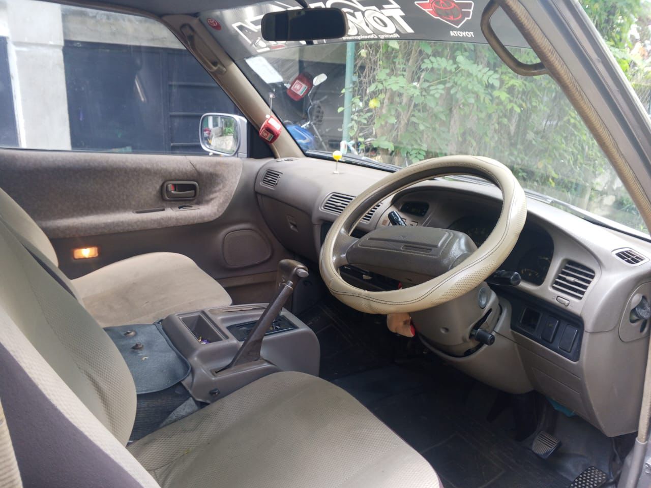 Toyota CR27 1992 - பயன்படுத்தப்பட்டது வேன் sale in Sri Lanka - patpat.lk