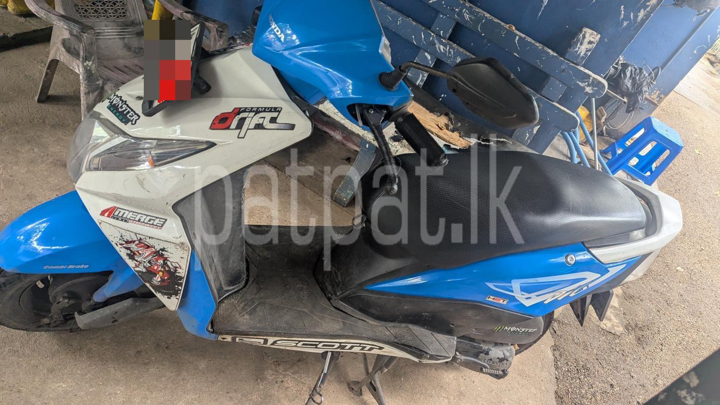 Honda Dio 2016 - பயன்படுத்தப்பட்டது பைக் sale in Sri Lanka - patpat.lk