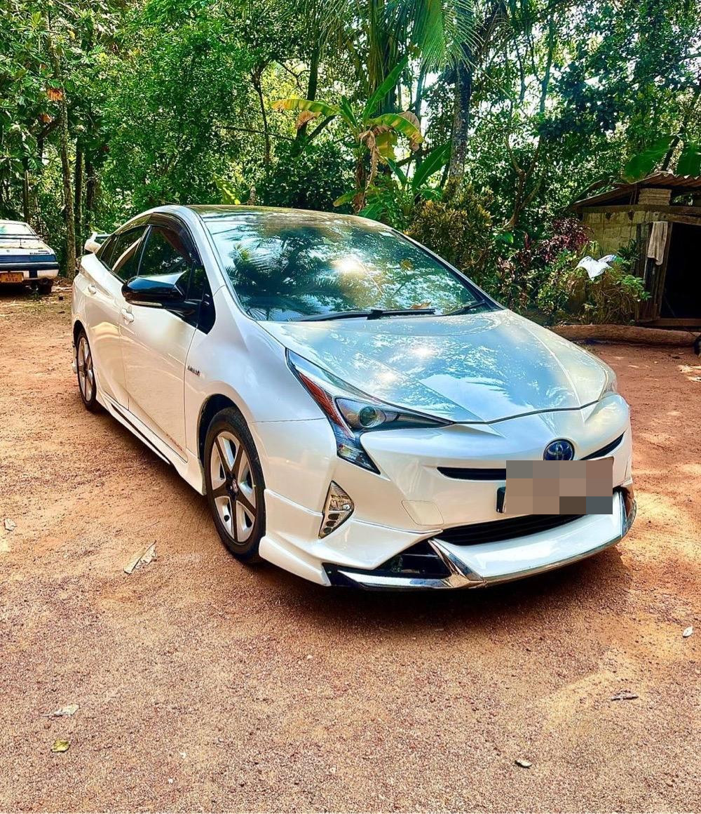Toyota Prius 2016 - භාවිතා කරන ලද කාර් sale in Sri Lanka - patpat.lk
