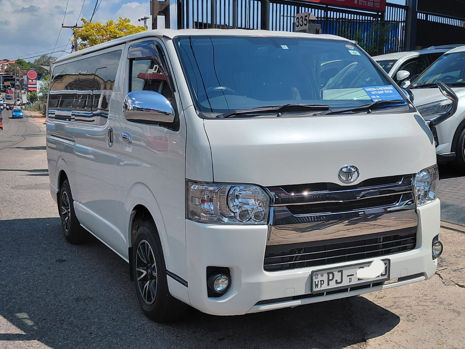 Toyota Hiace 2017 - Used Van sale in Sri Lanka - patpat.lk