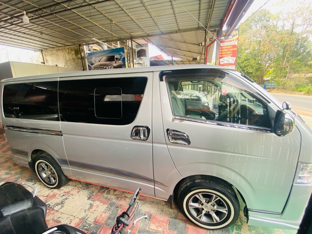 Toyota Hiace 2006 - Used Van sale in Sri Lanka - patpat.lk