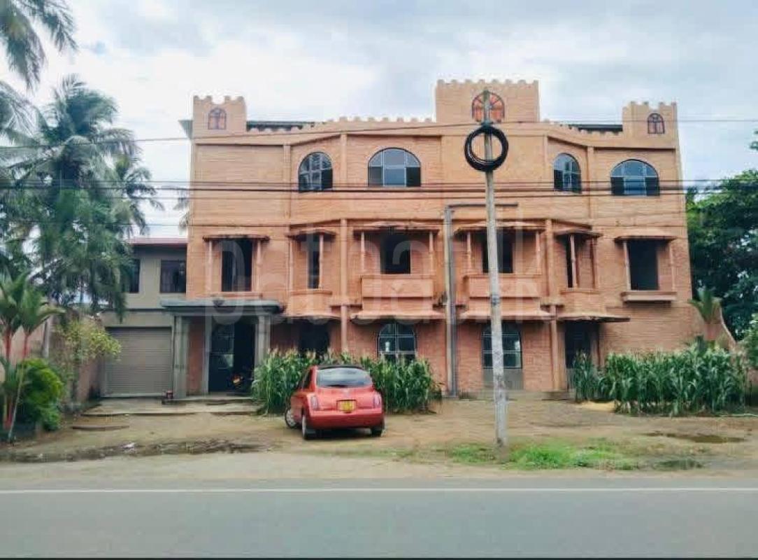 Hotel for Sale in Ambalantota