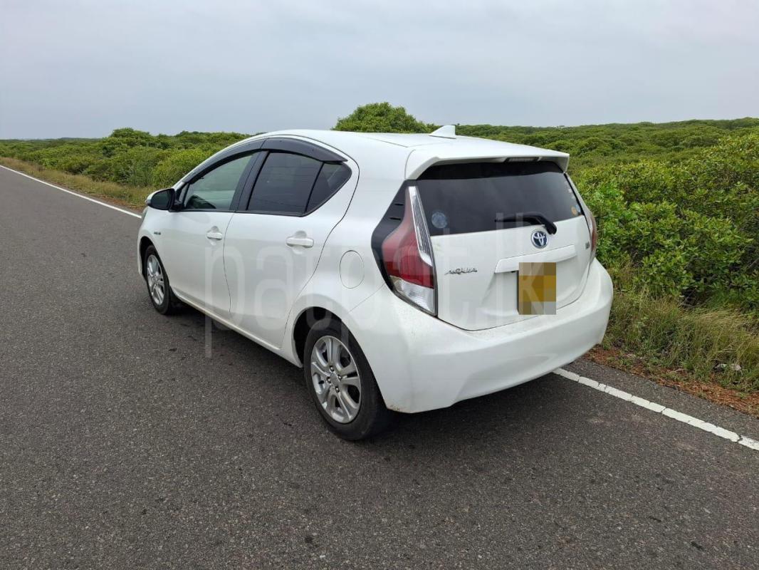 Toyota Aqua 2015 - பயன்படுத்தப்பட்டது கார் sale in Sri Lanka - patpat.lk