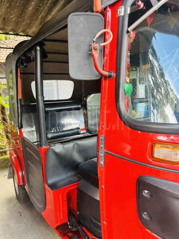 Bajaj 4 stroke 2025 - பயன்படுத்தப்பட்டது முச்சக்கர வண்டி sale in Sri Lanka - patpat.lk