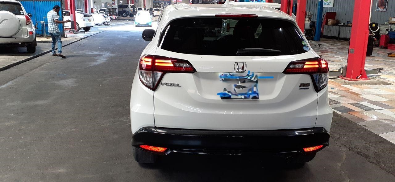 Honda Vezel 2017 - අලුත් SUV රථය sale in Sri Lanka - patpat.lk