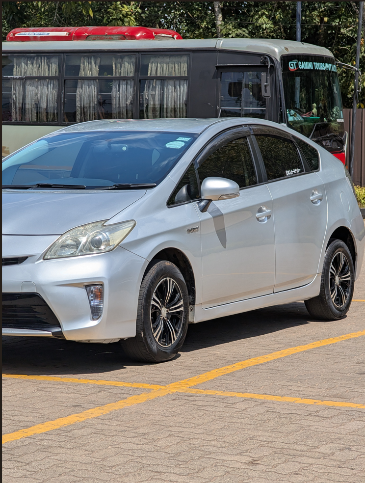Toyota Prius 2012 - பயன்படுத்தப்பட்டது கார் sale in Sri Lanka - patpat.lk