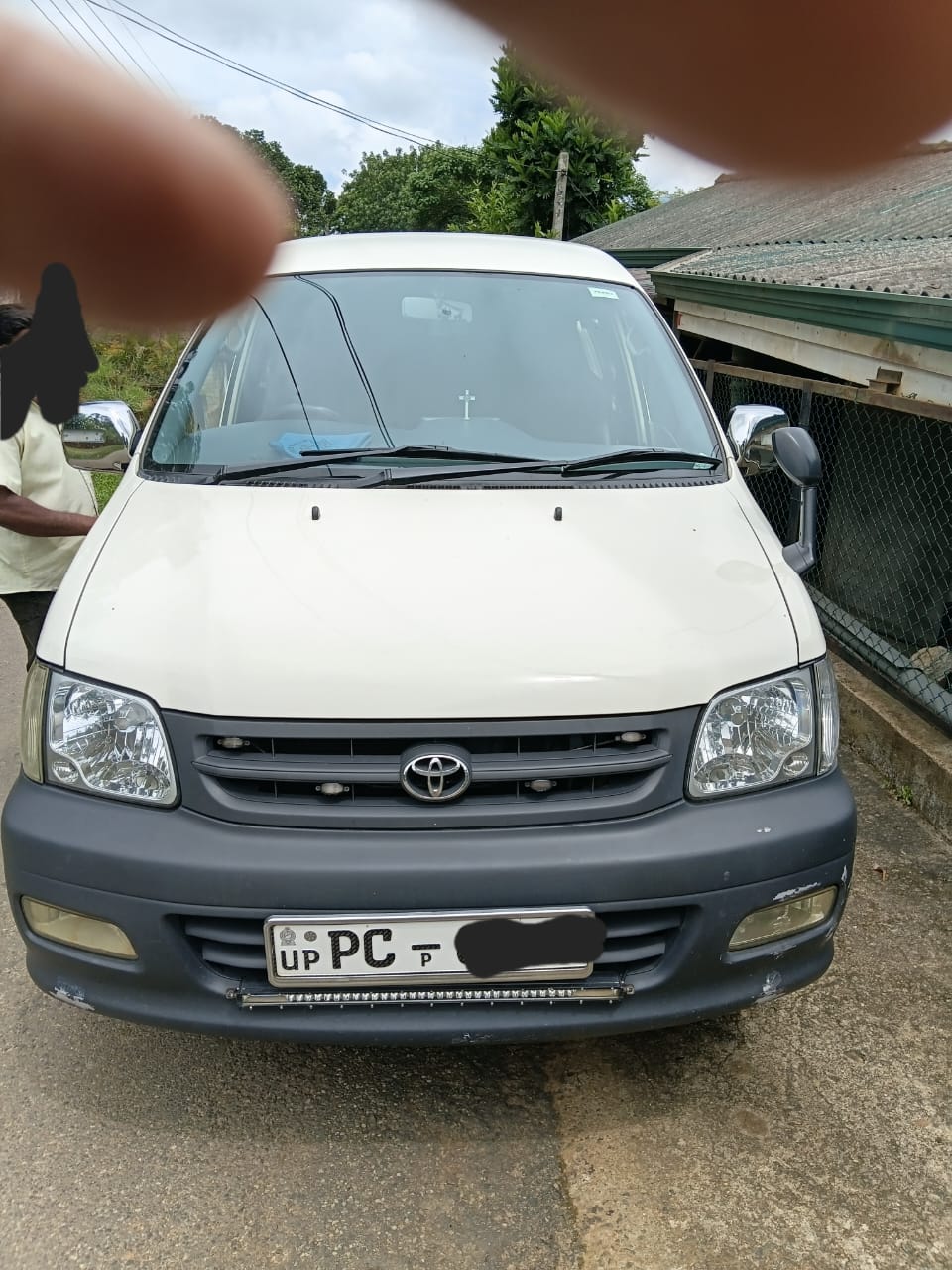 Toyota Noah 2006 - Used Van sale in Sri Lanka - patpat.lk