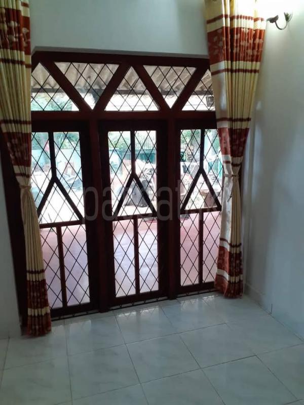 House for Sale in Boralesgamuwa ads-image-1