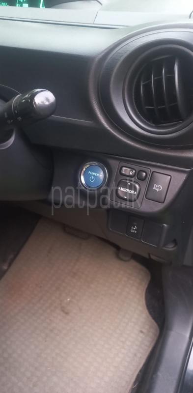 Toyota Aqua 2013 - பயன்படுத்தப்பட்டது கார் sale in Sri Lanka - patpat.lk