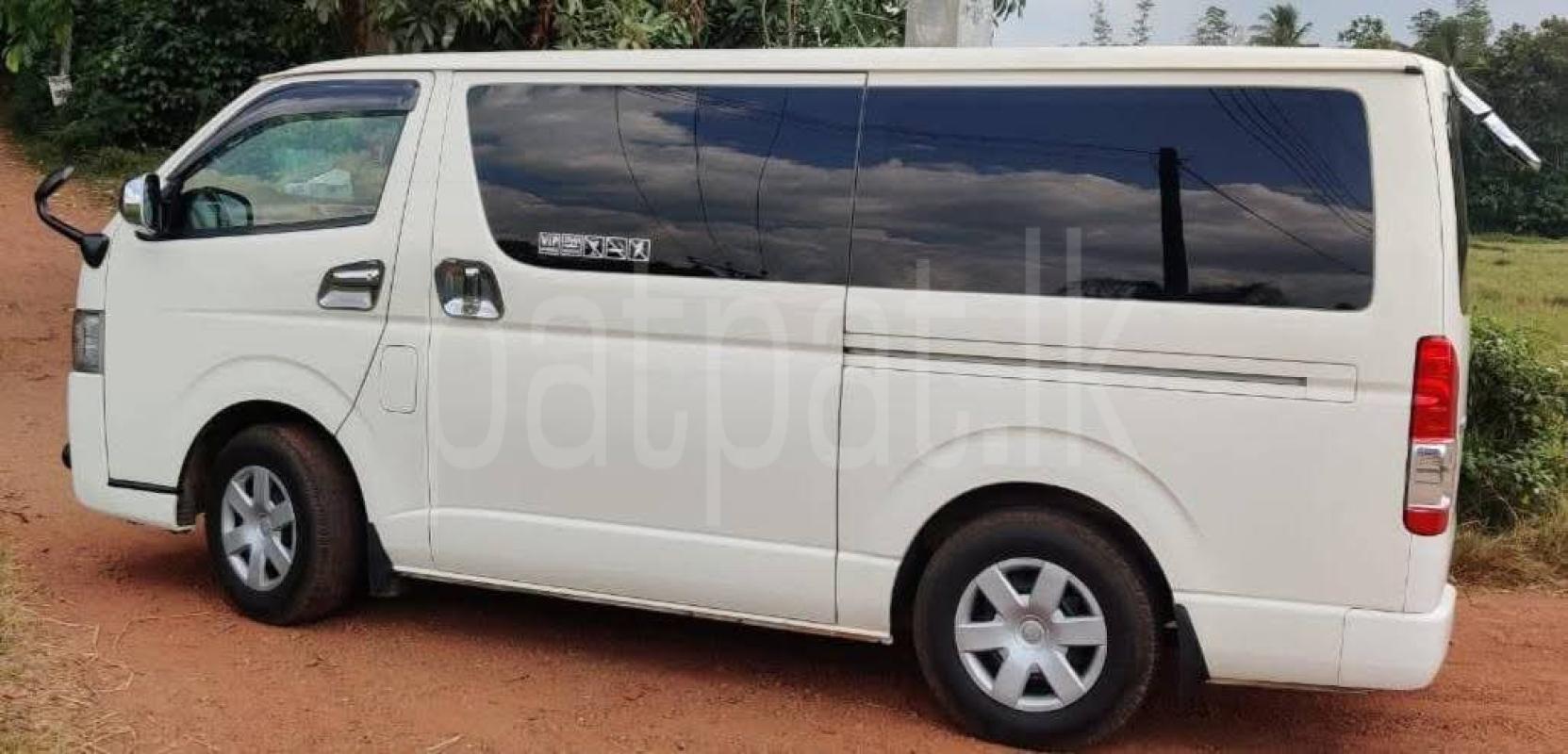 Toyota Hiace 2013 - பயன்படுத்தப்பட்டது வேன் sale in Sri Lanka - patpat.lk