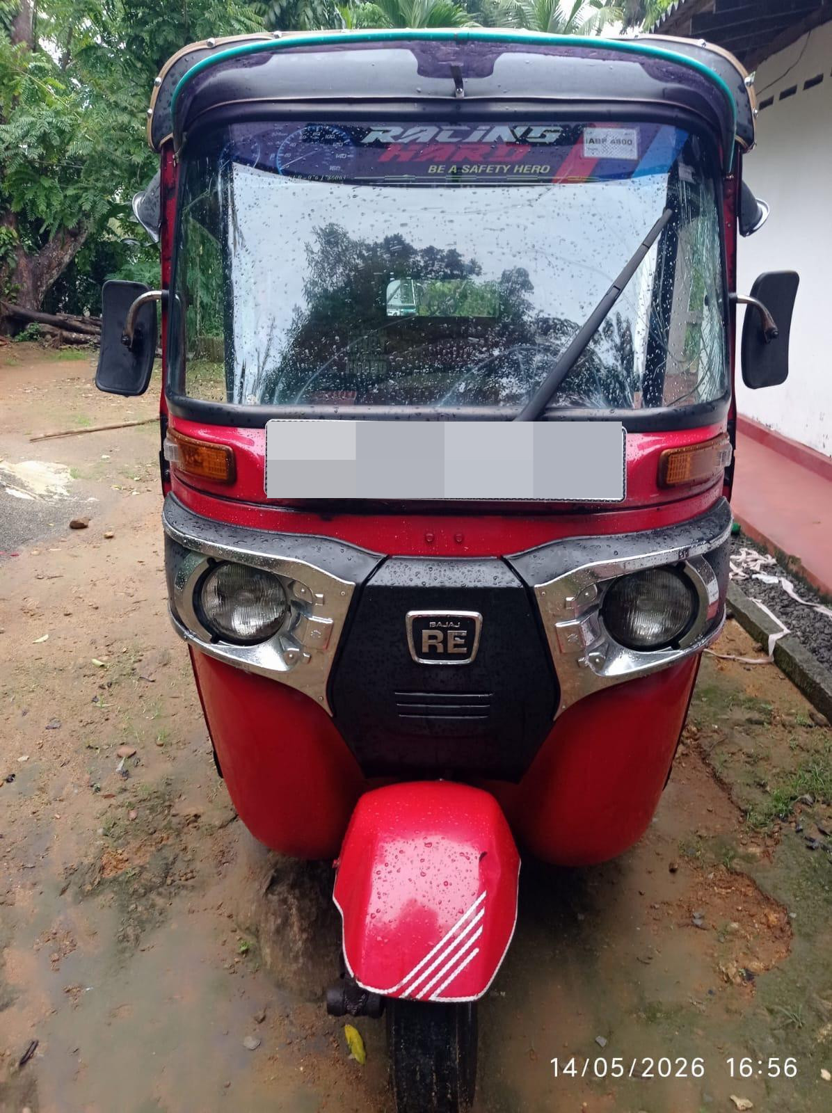 Bajaj Three Wheel 2019 - பயன்படுத்தப்பட்டது முச்சக்கர வண்டி sale in Sri Lanka - patpat.lk
