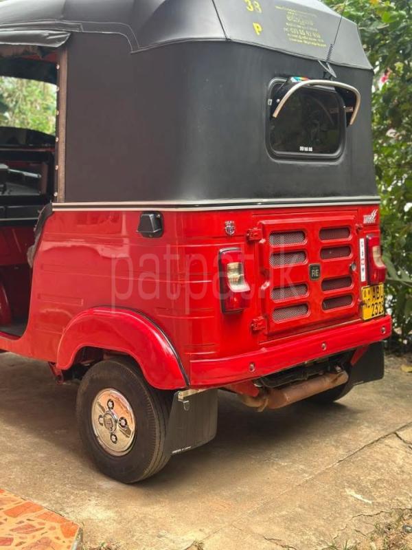 Bajaj 4 stroke 2019 - Used Three wheeler sale in Sri Lanka - patpat.lk